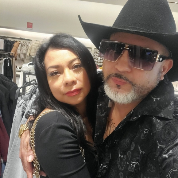 Meet your Posher, Eduardo - Picture 4 of 9